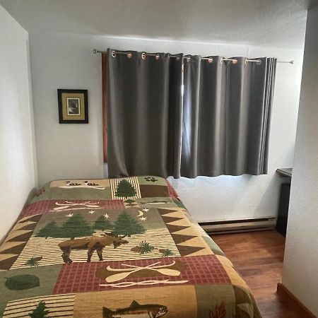 Brown Bear Saloon & Motel Bird Creek Екстериор снимка