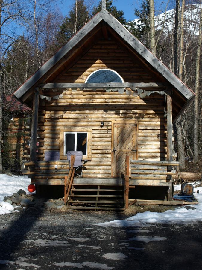 Brown Bear Saloon & Motel Bird Creek Екстериор снимка